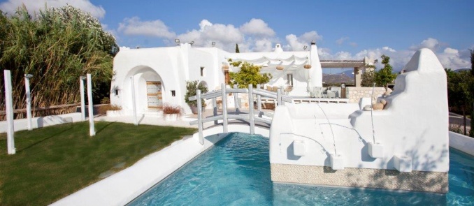 Best luxury villa for family holidays in Naxos